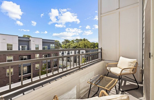 East Side Apartment | Modern Apt in Grant Park Steps from BeltLine with Free Secure Garage Parking