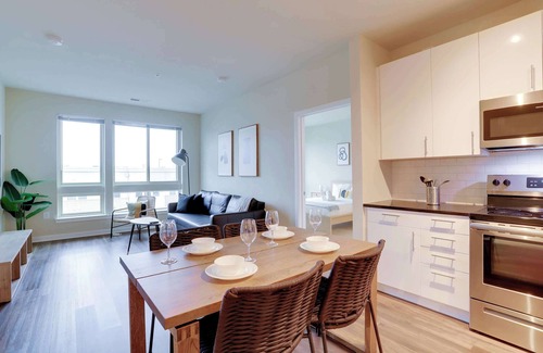 Jefferson Manor Apartment | Modern Apt | Leisure & Gym Access