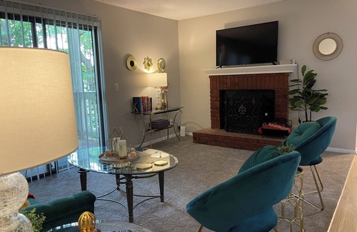 Acworth Apartment | Modern Apt Near Lake Allatoona and KSU