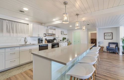 Detroit Lakes Apartment | Modern Apt on Detroit Lake w/Dock Access!