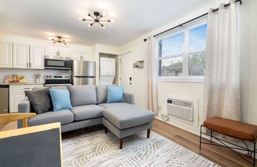 Downtown Columbus Apartment | Modern Apt | Parking | Near German Village + Dtwn