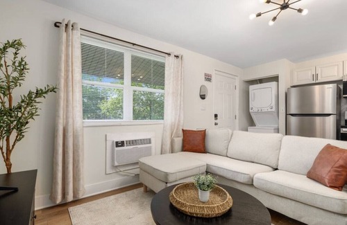 Downtown Columbus Apartment | Modern Apt | Parking | Near German Village + Dtwn