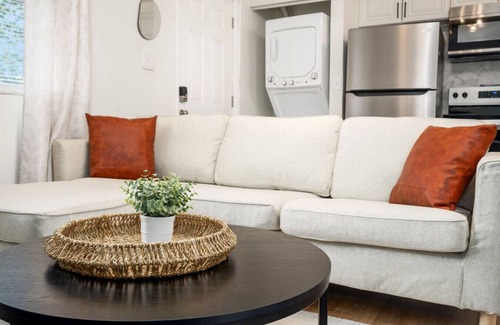 Downtown Columbus Apartment | Modern Apt | Parking | Near German Village + Dtwn