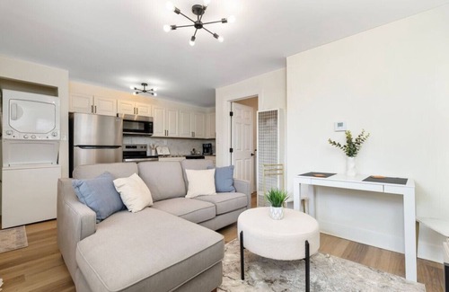 Downtown Columbus Apartment | Modern Apt | Parking | Near German Village + Dtwn