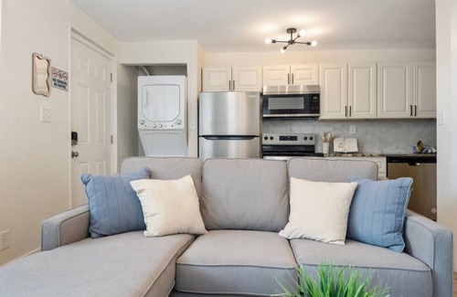 Downtown Columbus Apartment | Modern Apt | Parking | Near German Village + Dtwn