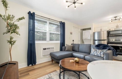 Downtown Columbus Apartment | Modern Apt | Parking | Near German Village + Dtwn
