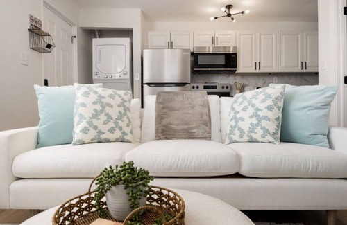 Downtown Columbus Apartment | Modern Apt | Parking | Near German Village + Dtwn