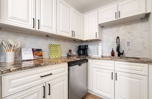 Downtown Columbus Apartment | Modern Apt | Parking | Near German Village + Dtwn