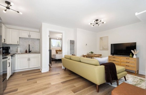 Downtown Columbus Apartment | Modern Apt | Parking | Near German Village + Dtwn