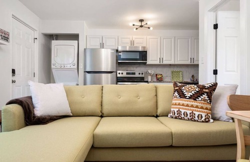 Downtown Columbus Apartment | Modern Apt | Parking | Near German Village + Dtwn