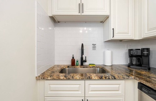 Downtown Columbus Apartment | Modern Apt | Parking | Near German Village + Dtwn