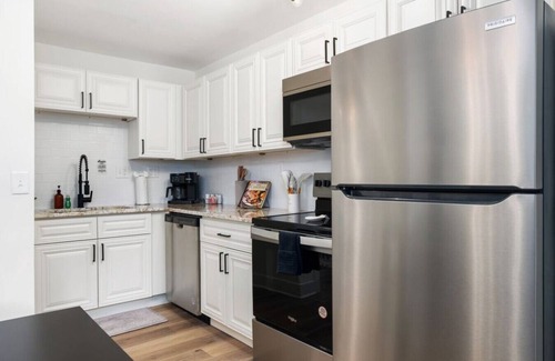 Downtown Columbus Apartment | Modern Apt | Parking | Near German Village + Dtwn