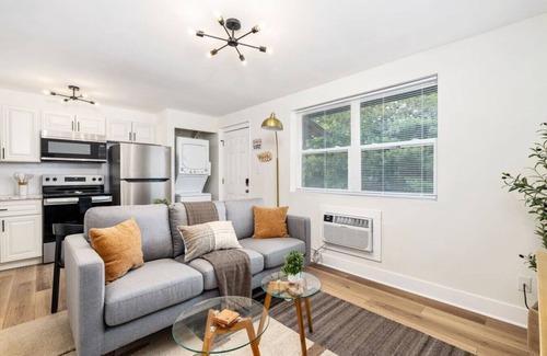 Downtown Columbus Apartment | Modern Apt | Parking | Near German Village + Dtwn