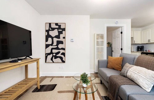 Downtown Columbus Apartment | Modern Apt | Parking | Near German Village + Dtwn