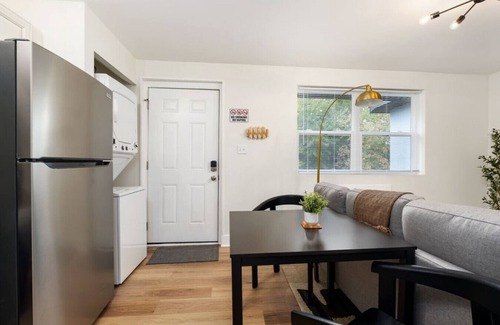 Downtown Columbus Apartment | Modern Apt | Parking | Near German Village + Dtwn