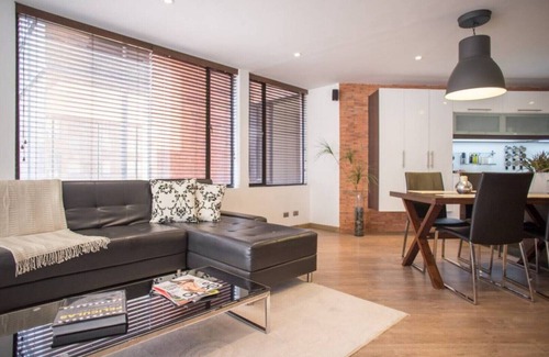 Suba House | Modern Apt/Shopping/WiFi/Parks/Safe