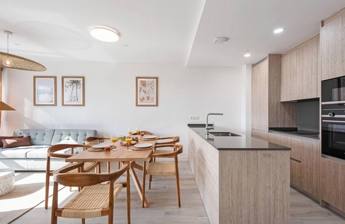 Palma-Palmilla Apartment | Modern Apt with Shared Terrace