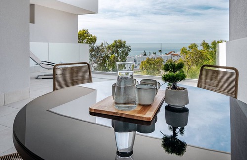 Alcorrin Apartment | Modern apt. with terrace & sea view, gym & jazucci
