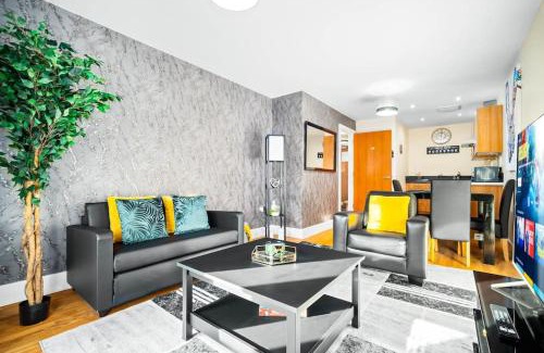 Theatreland Birmingham Apartment | Modern Arcadian Centre Apartment By Azura Nights