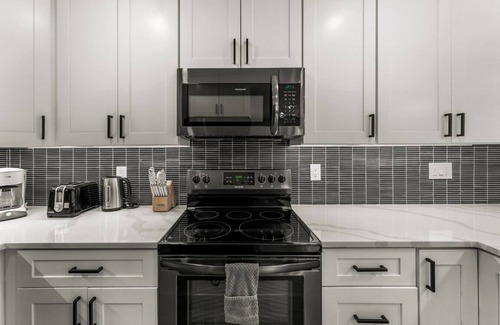 Scenic Heights House | Modern Arvada Duplex | Chic + Central