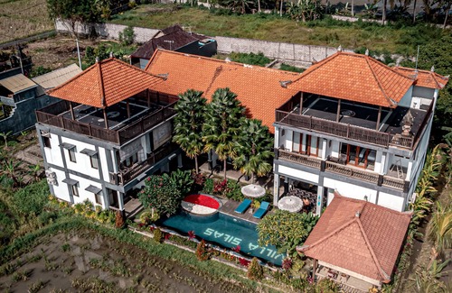 Singakerta Villa | Modern Balinese Beautiful Villa With Infinity Pool