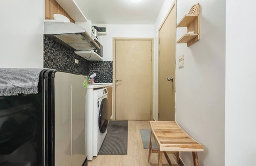 Bang Chak Apartment | Modern Bangkok Apartment with Pool & Fitness