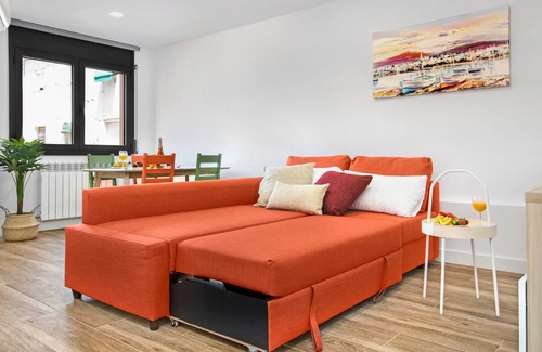 Porta Apartment | Modern Barcelona apartment next to the Metro