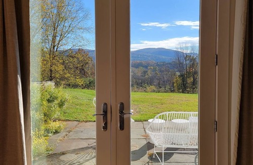 Town of Copake House | Modern Barn House - Hike & Ski Berkshire, Hudson Valley