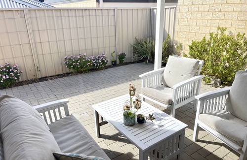 Scarborough House | Modern Beach House in Scarborough. Walking distance to the beach!