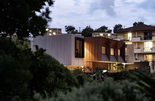 Freshwater House | Modern Beach Pad - Seconds to the Beach