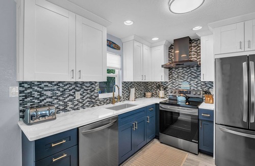 Indian Rocks Beach House | Modern Beach Getaway – Newly Remodeled, Hammock, Patio & Stroll to Shoreline!