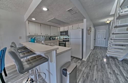Thomas Drive House | Modern Beachfront 2BD3BA Beach House. Sleeps 8!