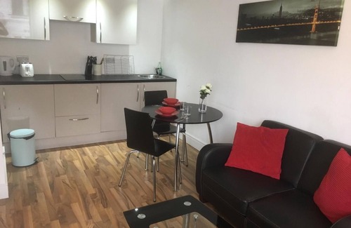 South Bermondsey Apartment | "Modern Bermondsey Gem: Chic Studio Apartment in the Heart of SE1!"