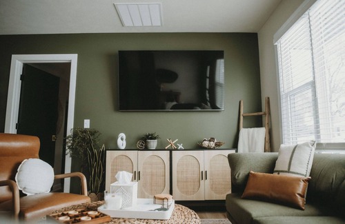 Lincoln House | Modern Boho 3Bdrm 2Ba Retreat 10min from the action of Downtown Lincoln