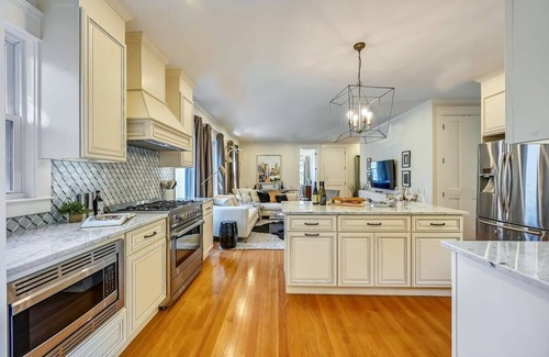 Forest Hills - Woodbourne Condo | Modern Boston Condo | near T