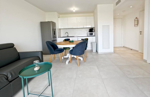 Saint-Laurent-du-Var Apartment | Modern, Brand-New Apartment with AC & Rooftop Pool – Walk to Beach & Port
