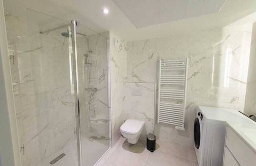 Saint-Laurent-du-Var Apartment | Modern, Brand-New Apartment with AC & Rooftop Pool – Walk to Beach & Port