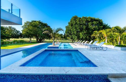 Bavaro Villa | Modern Brand New Villa with Pool, Jacuzzi, Chef at Cocotal Golf & Country Club
