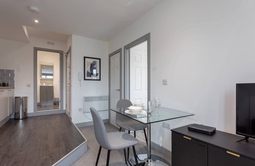 Leeds Apartment | Modern & Bright 1 Bed Apartment, Leeds