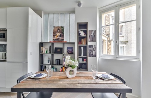 Quartier Saint-Ambroise Apartment | Modern & Bright Flat in Le Marais - An Ecoloflat