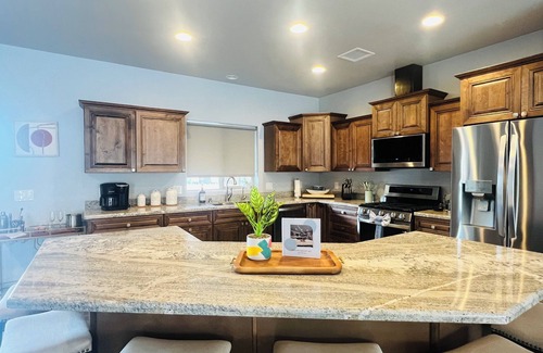Cottonwood-Verde Village House | Modern Bright start New built