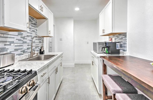 Buffalo Apartment | Modern Buffalo Apt w/ Balcony, Near Lake Erie
