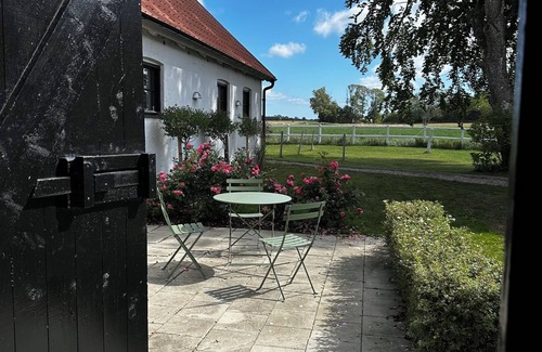 Listarum House | Modern Bungalow close to everything with high rating