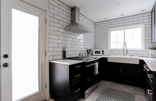 Roeland Park House | Modern Bungalow in Cedar St