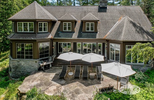 Muskoka Lakes Cottage | Modern 5 bdrm, 5 bath cottage on Lake Rosseau!