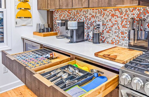 Waynesville House | Modern Cabin, 4 BDs, 2 Kings, Bunks, Hot Tub