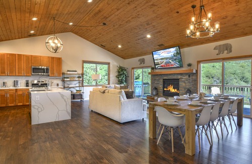 Lake Arrowhead House | Modern Cabin An Endless View! + Game Room