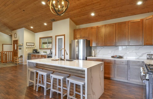 Lake Arrowhead House | Modern Cabin An Endless View! + Game Room
