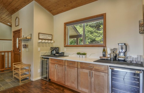Lake Arrowhead House | Modern Cabin An Endless View! + Game Room