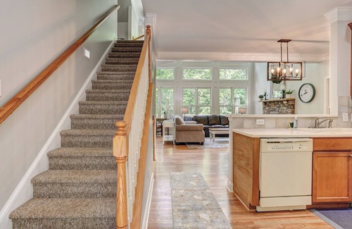 Big Canoe Cabin | Modern Cabin in Big Canoe. Waterfalls, View, GameRoom, Dog friendly